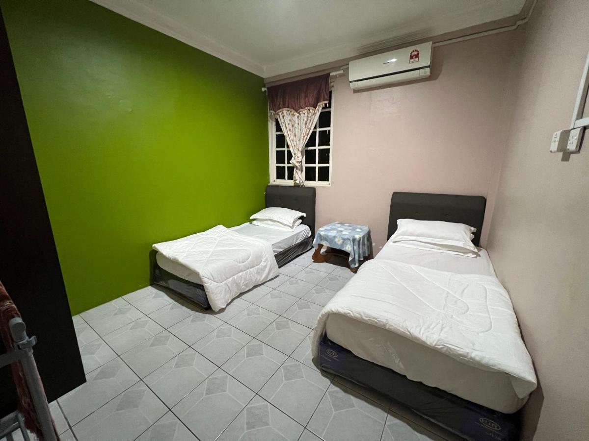 Hanif Homestay Kuching Ngoại thất bức ảnh
