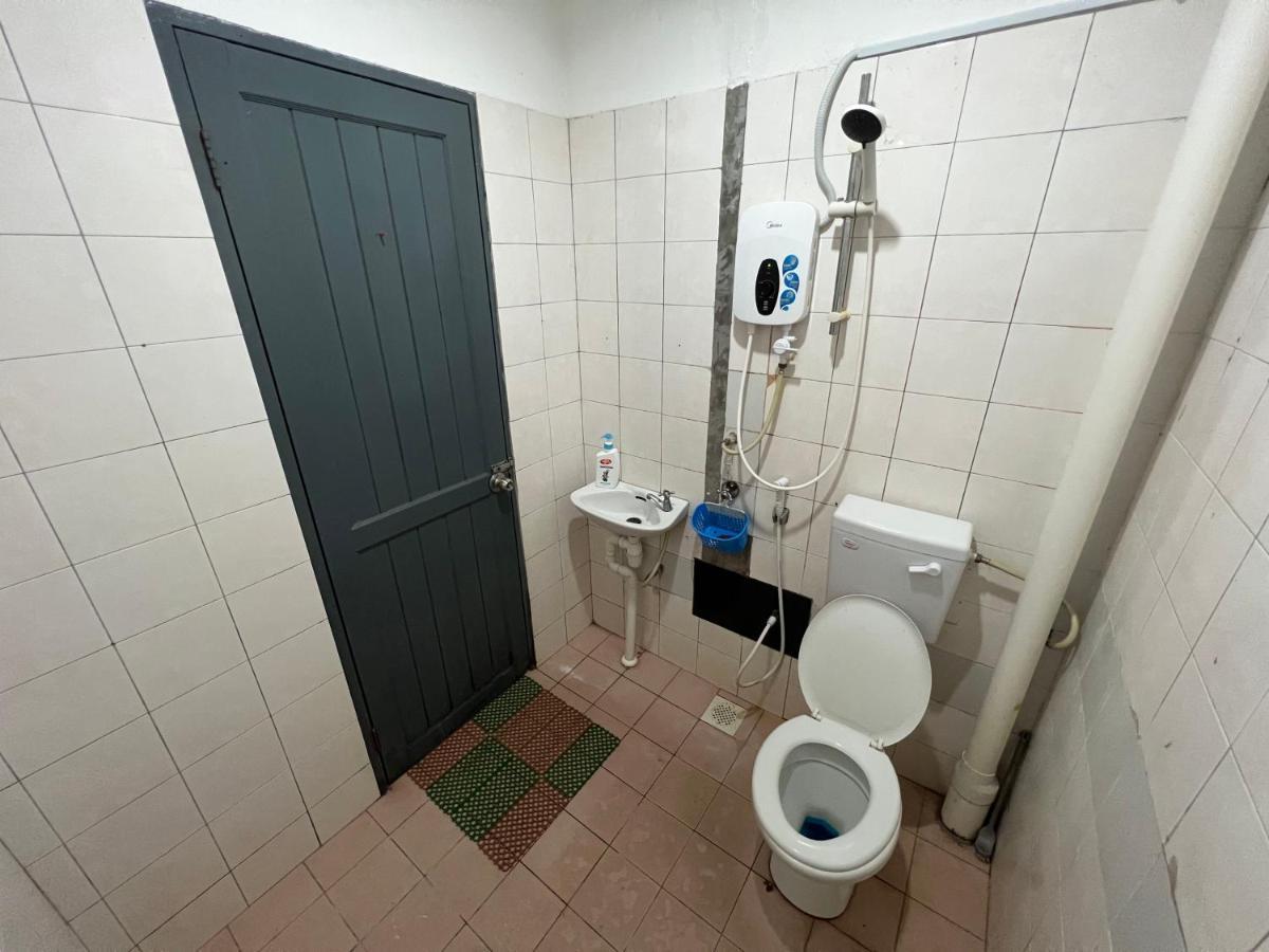Hanif Homestay Kuching Ngoại thất bức ảnh