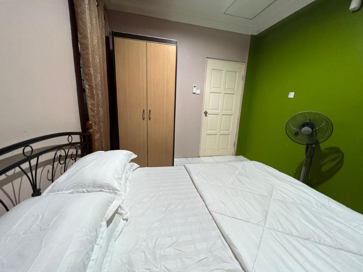 Hanif Homestay Kuching Ngoại thất bức ảnh